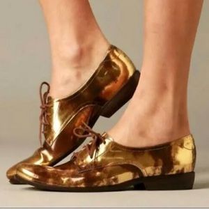 POUR LA VICTOIRE 10 Oxford Shoes Gold Bronze Distressed Lace Up Leather Metal